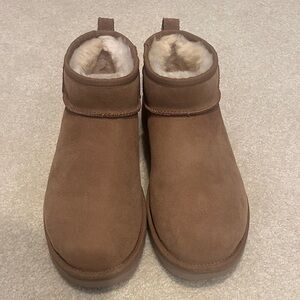 Basically New Ultra Mini Uggs: Chestnut